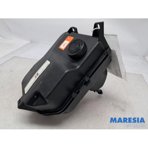 Citroen - C5 - Power steering fluid reservoir