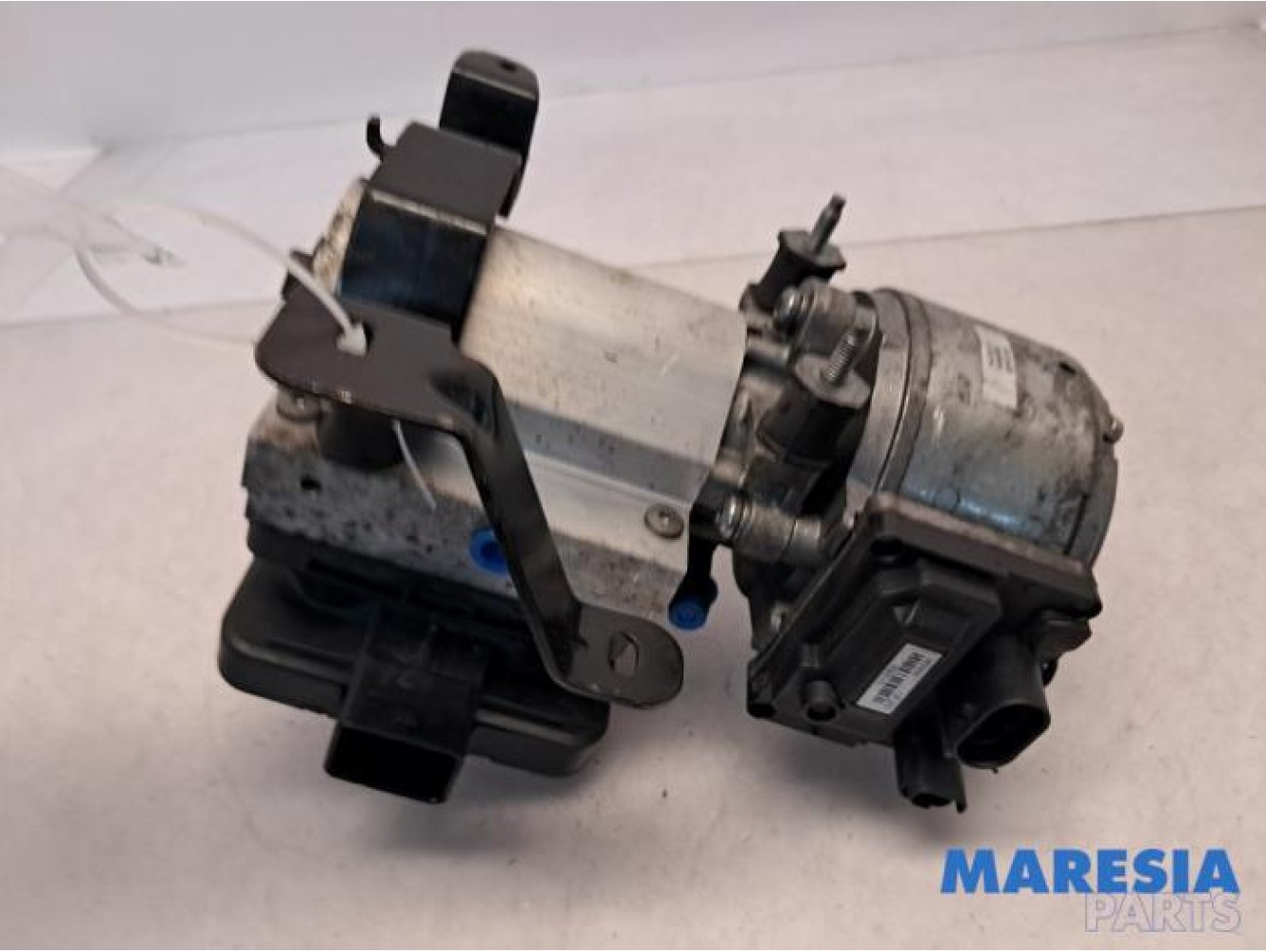 Citroen - C5 - LHM pump (suspension)