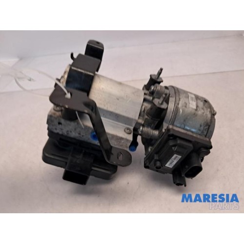 Citroen - C5 - LHM pump (suspension)
