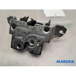 Peugeot - 108 - Bonnet lock mechanism