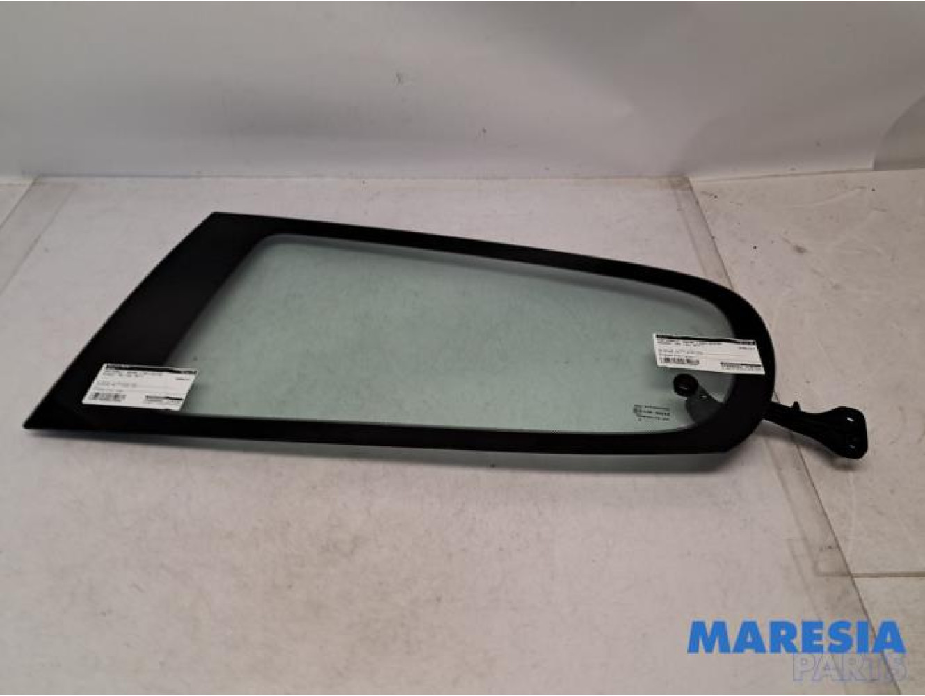 Peugeot - 108 - Portierruit 4Deurs links-achter