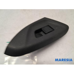 Peugeot - 108 - Electric window switch