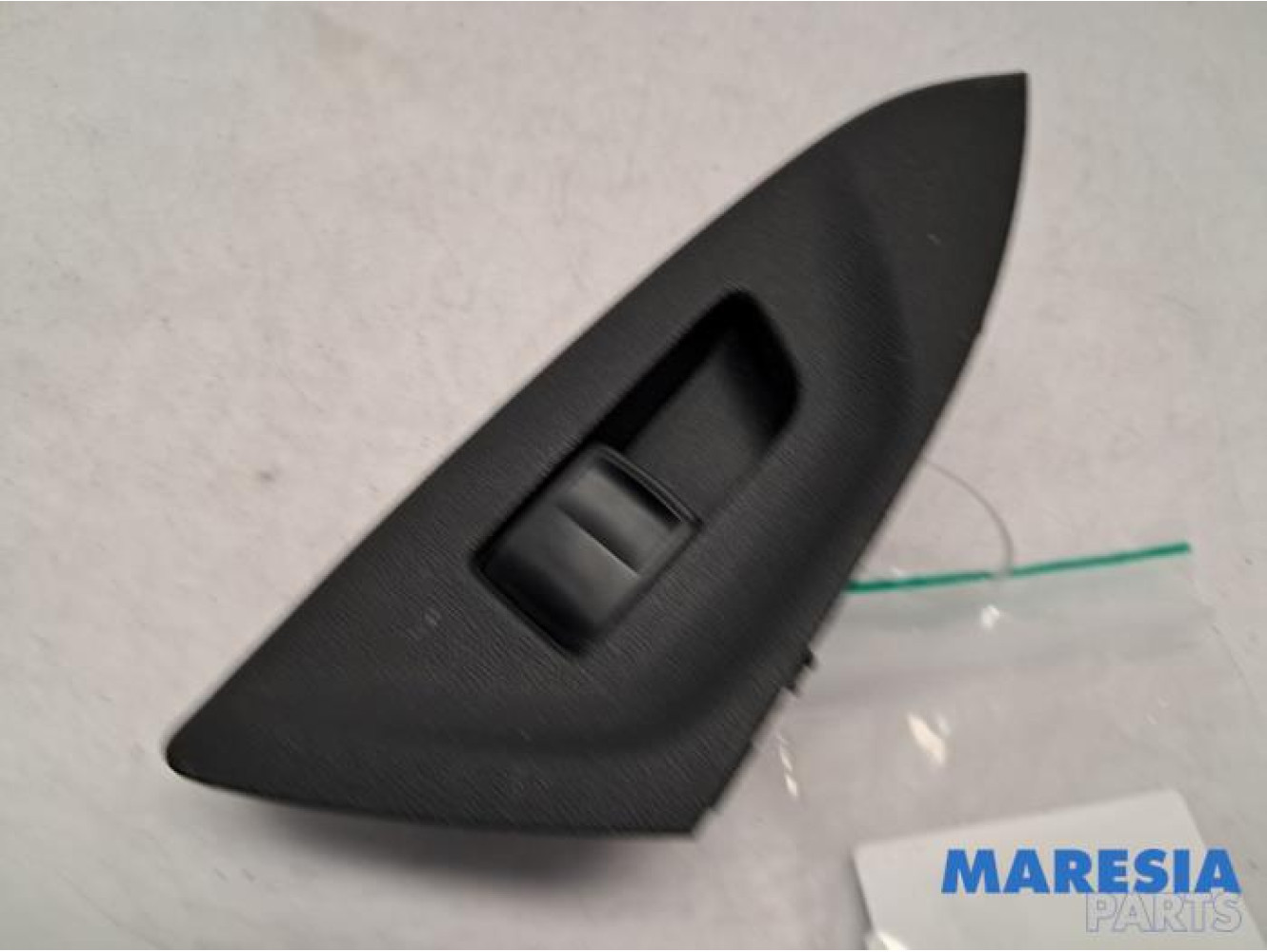 Peugeot - 108 - Electric window switch