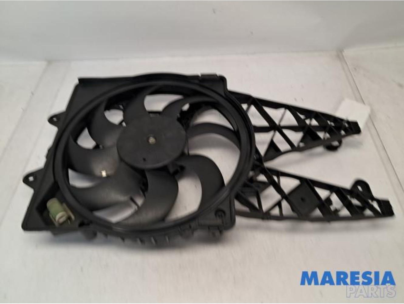 Fiat - Punto - Fan motor
