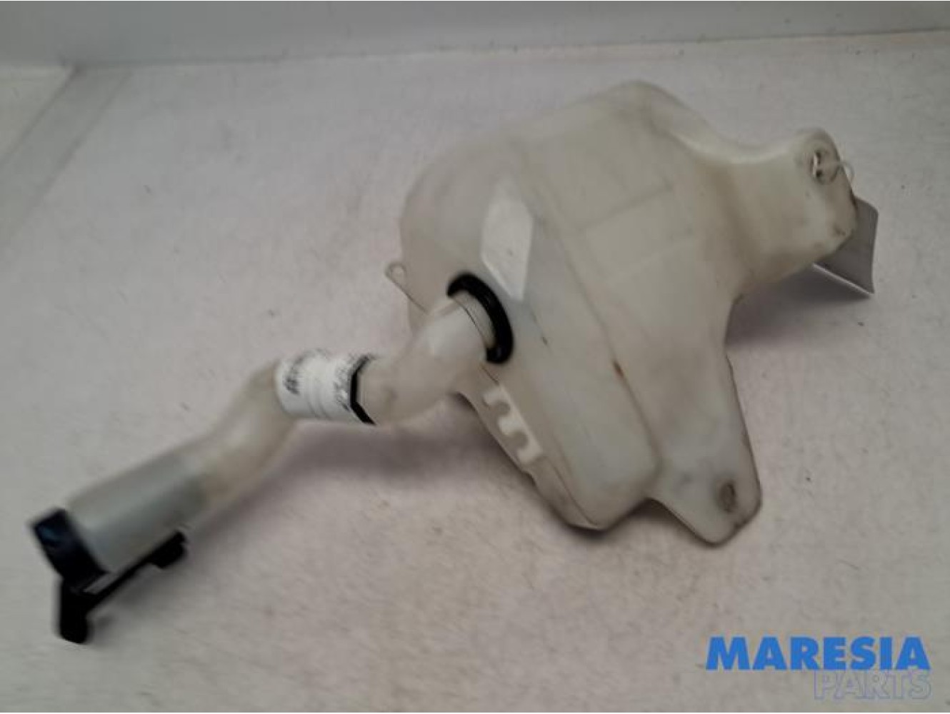 Fiat - Punto - Front windscreen washer reservoir