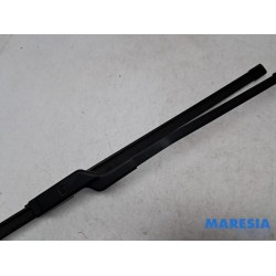 Peugeot - 308 - Front wiper arm