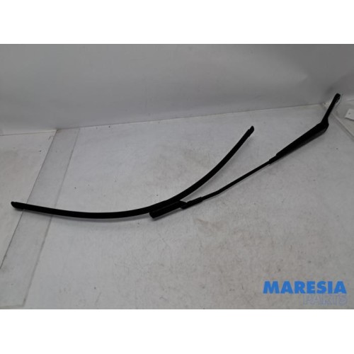 Peugeot - 308 - Front wiper arm