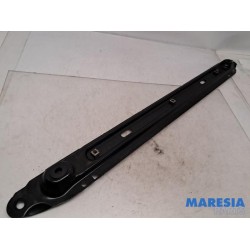 Peugeot - 308 - Barre radiateur