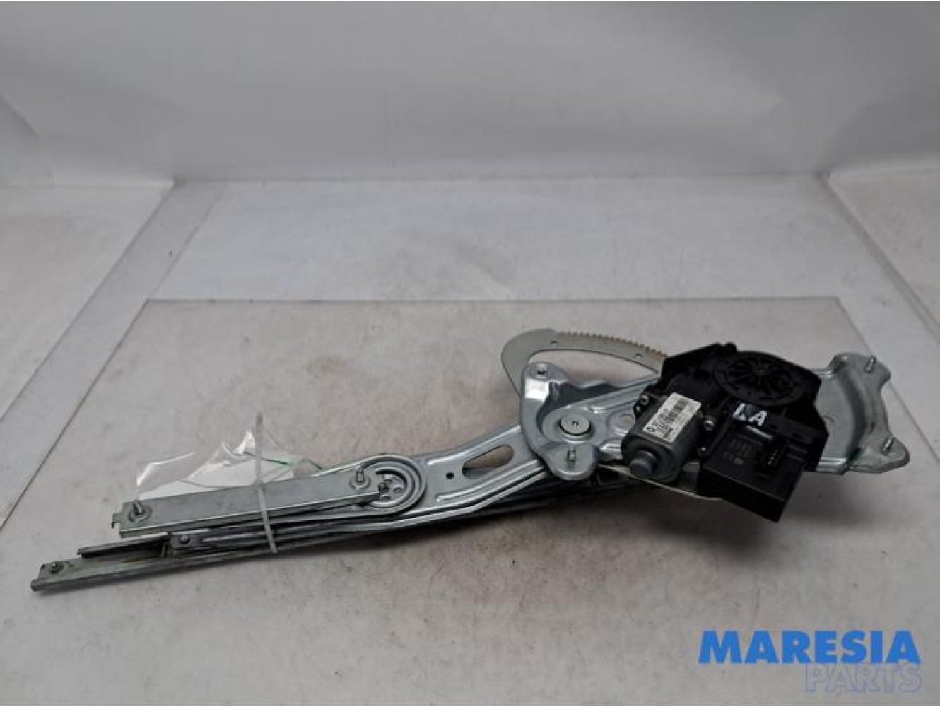 Renault - Grand Scenic - Rear door window mechanism 4-door, left
