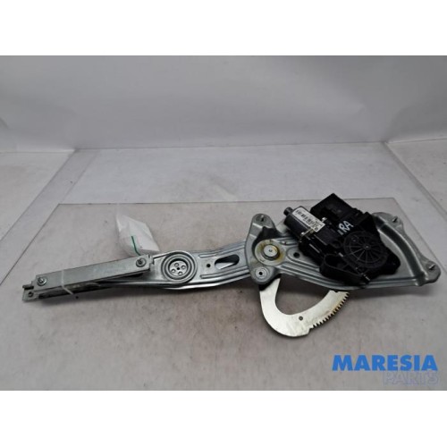 Renault - Grand Scenic - Rear door window mechanism 4-door, right