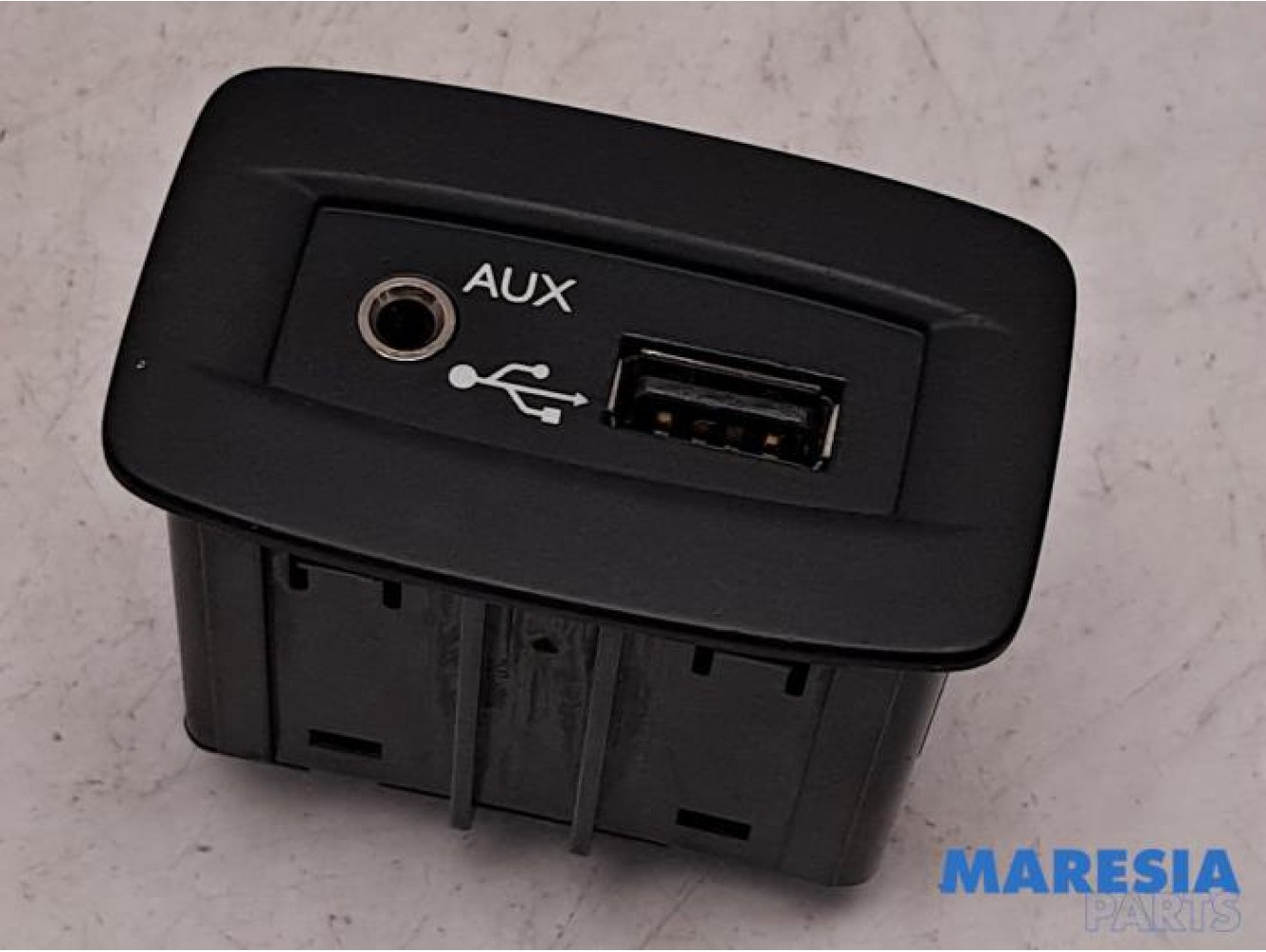 Renault - Grand Scenic - AUX/USB aansluiting