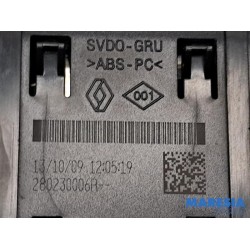 Renault - Grand Scenic - AUX/USB aansluiting