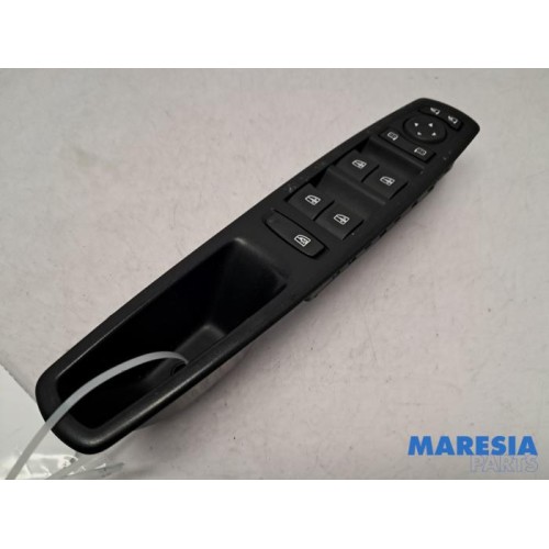 Renault - Grand Scenic - Multi-functional window switch