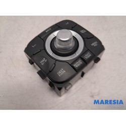 Renault - Grand Scenic - Multi-media control unit