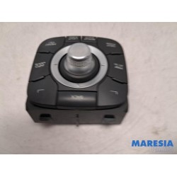 Renault - Grand Scenic - Multi-media control unit