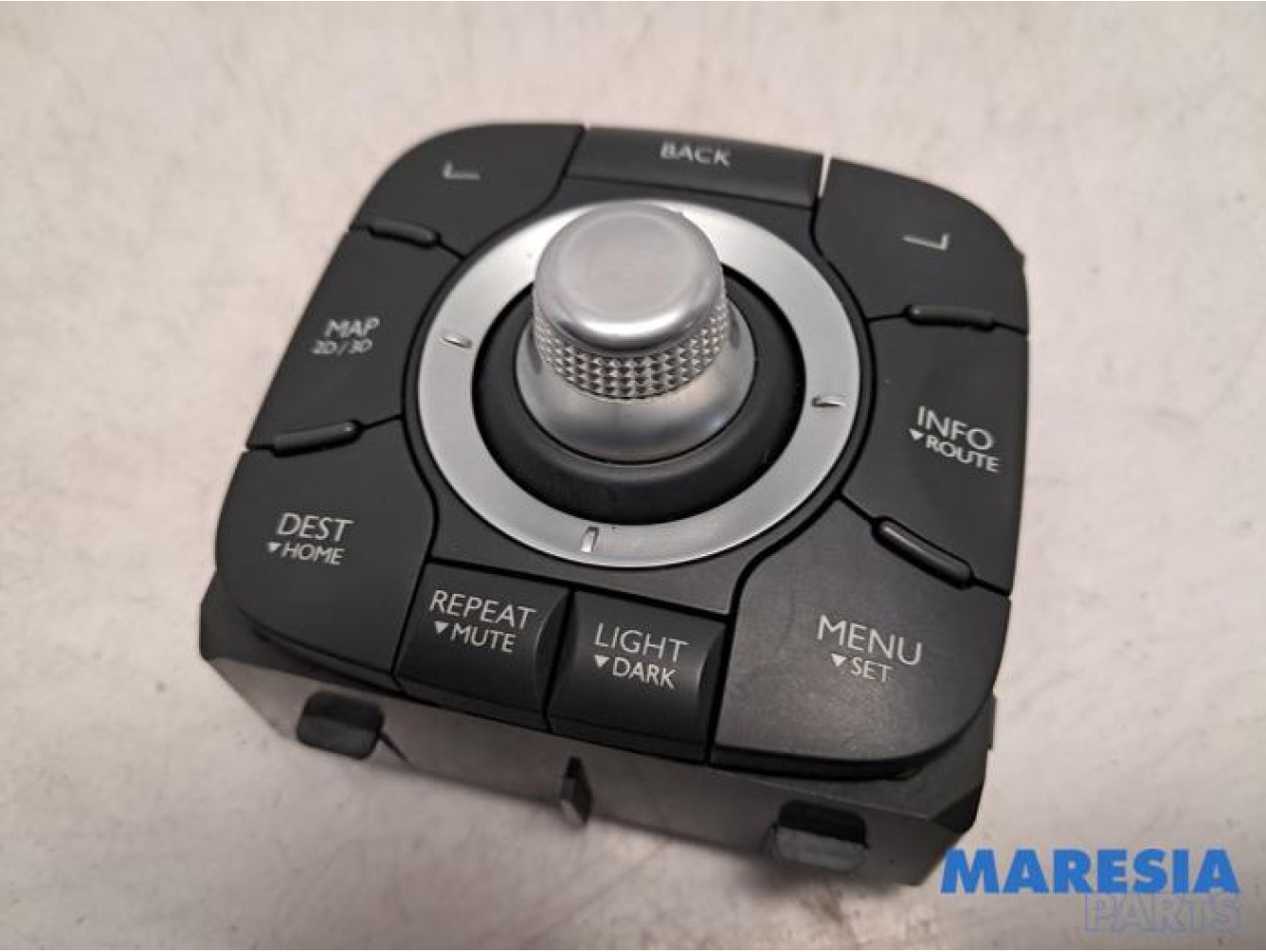 Renault - Grand Scenic - Multi-media control unit