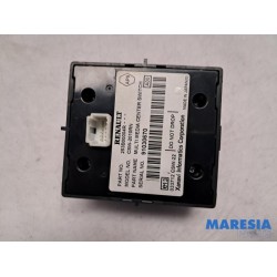 Renault - Grand Scenic - Multi-media control unit