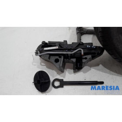 Renault - Megane - Krikset + reservewiel