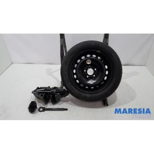 Renault - Megane - Krikset + reservewiel