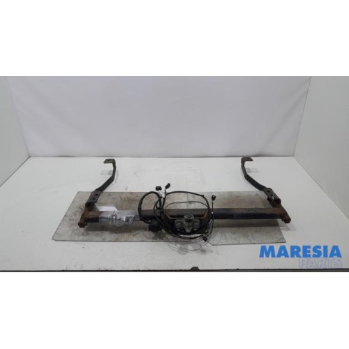 Renault - Trafic - Towbar