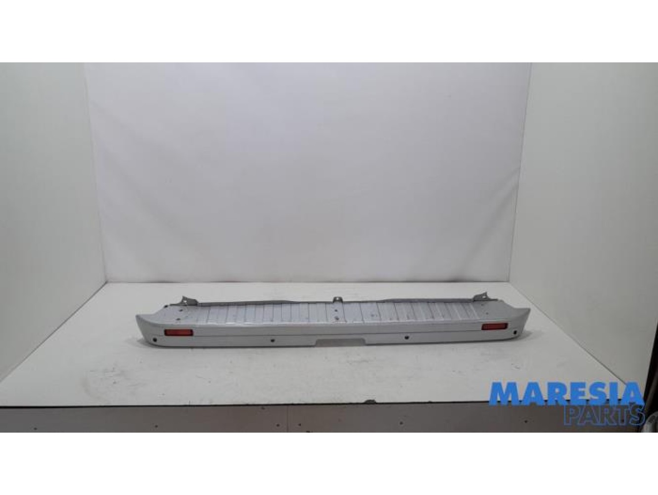 Renault - Trafic - Rear bumper