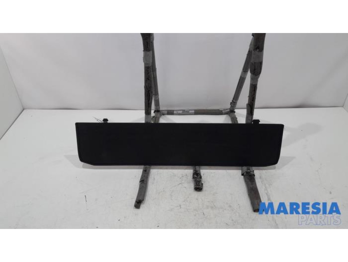 Renault - Megane - Storage compartment