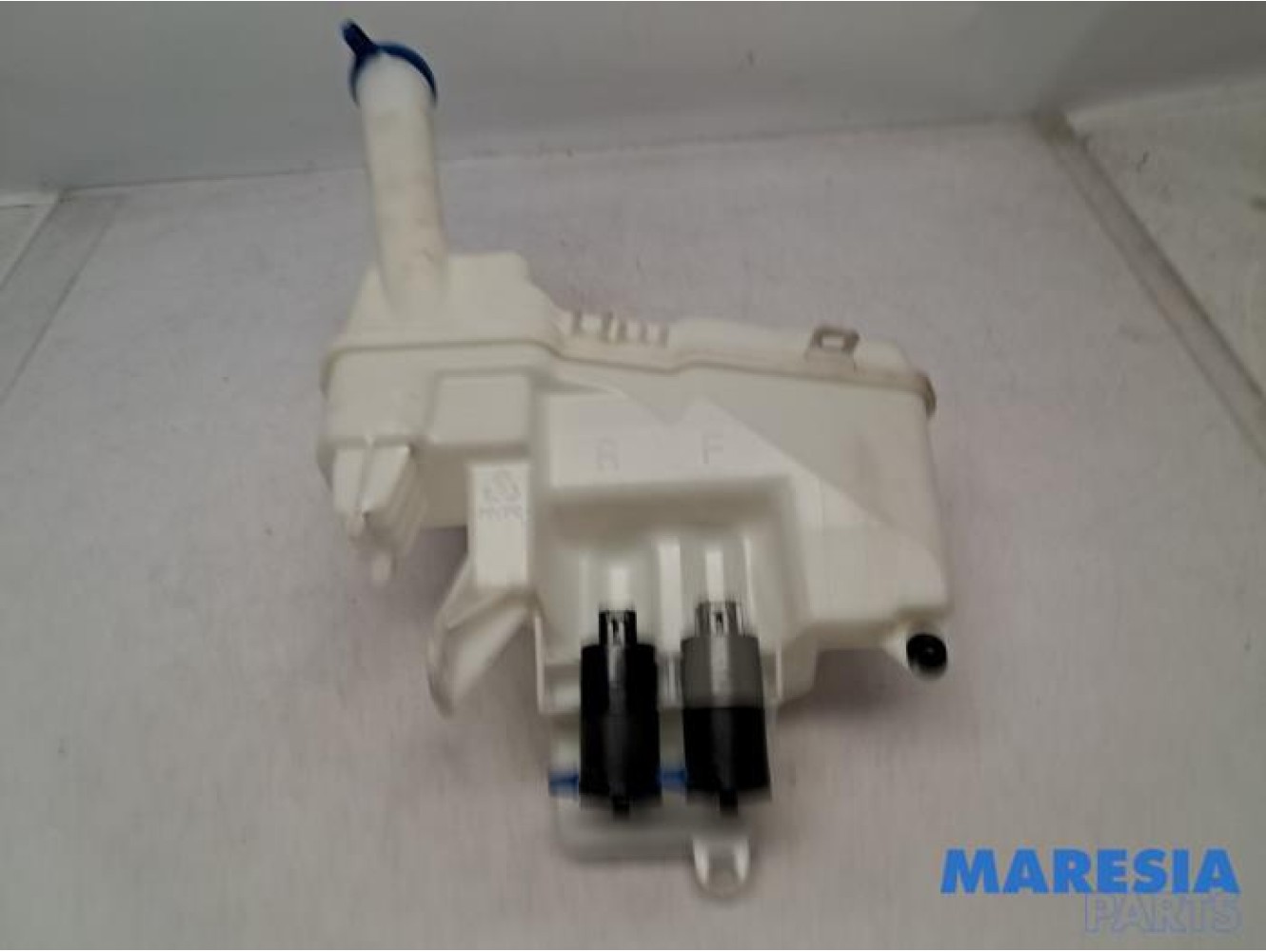 Peugeot - 108 - Front windscreen washer reservoir