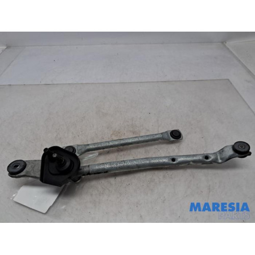 Peugeot - 108 - Wiper mechanism