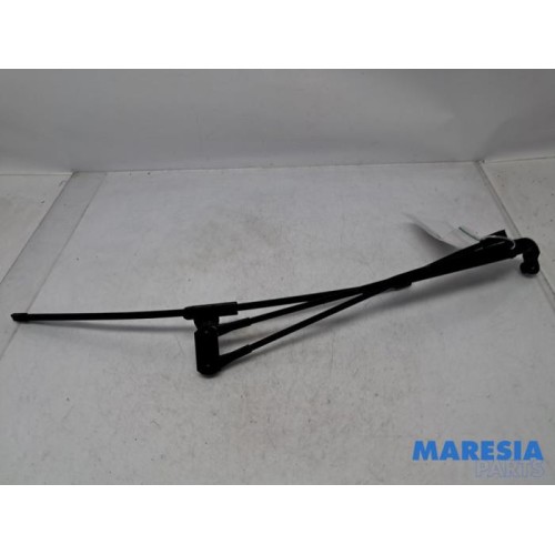 Peugeot - 108 - Front wiper arm