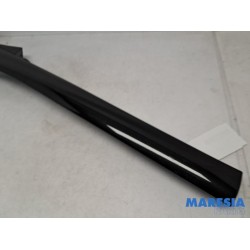 Renault - Grand Scenic - Frontscreen frame