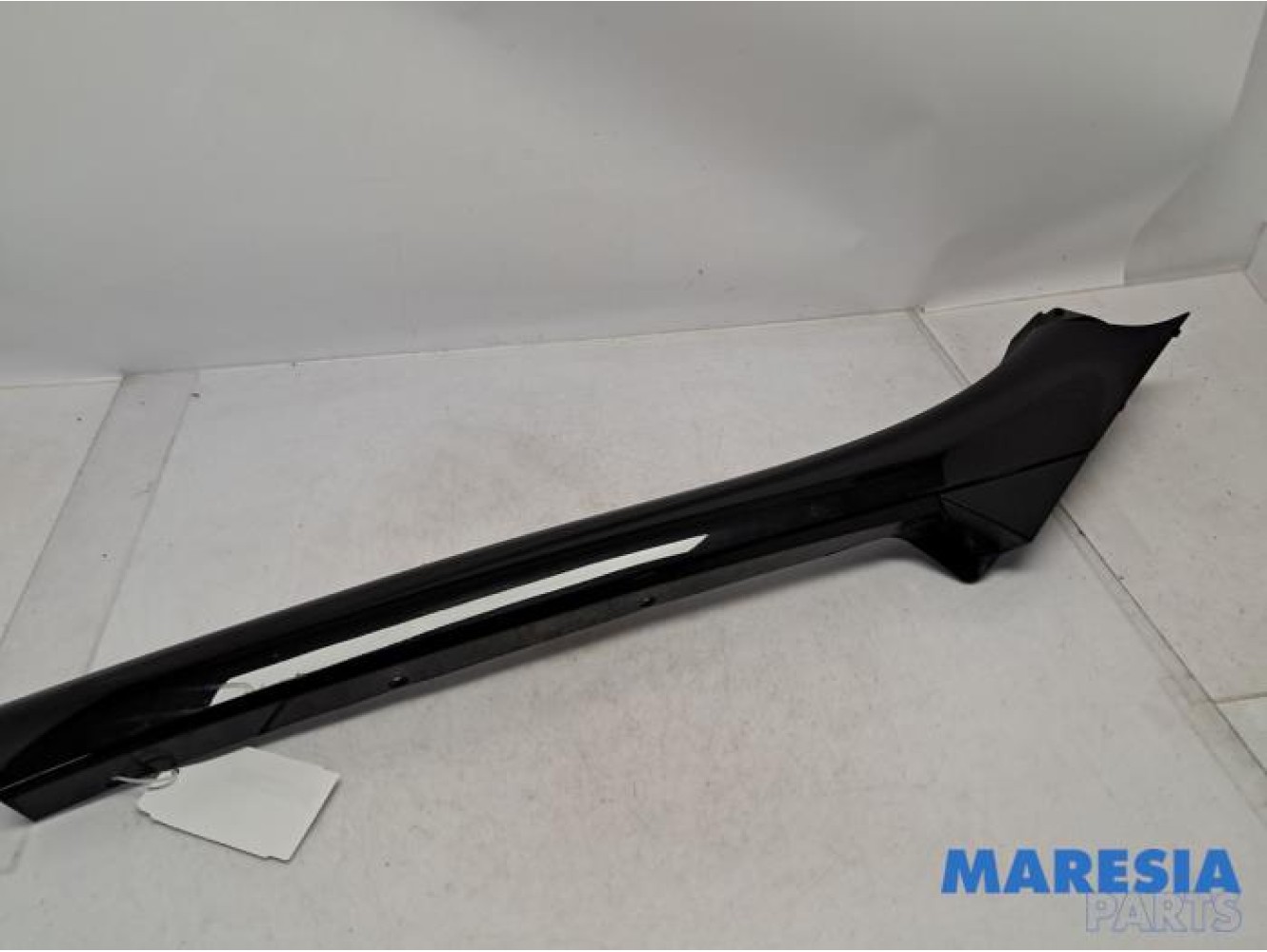 Renault - Grand Scenic - Frontscreen frame