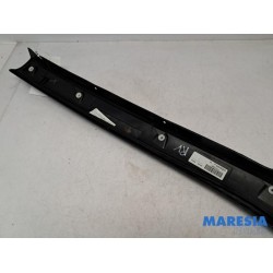 Renault - Grand Scenic - Frontscreen frame