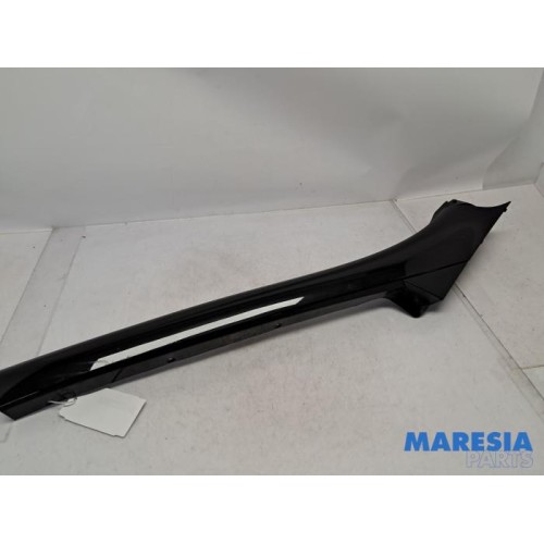 Renault - Grand Scenic - Frontscreen frame