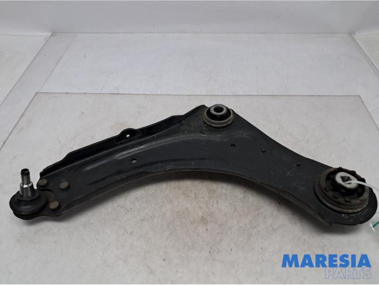 Renault - Grand Scenic - Front lower wishbone, left