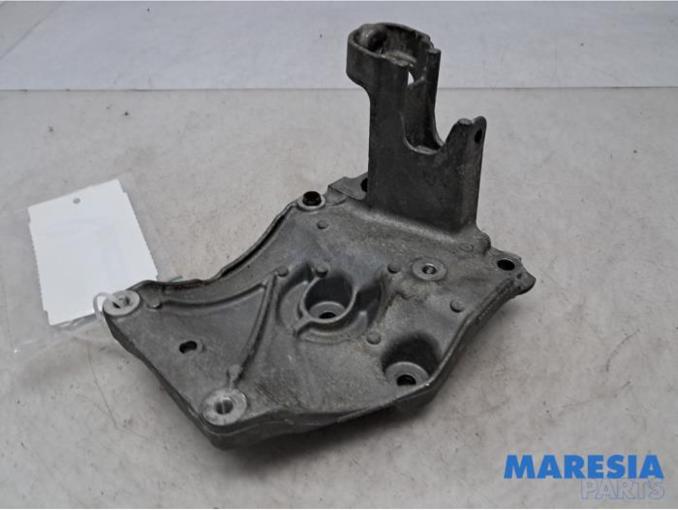Opel - Combo - Air conditioning bracket