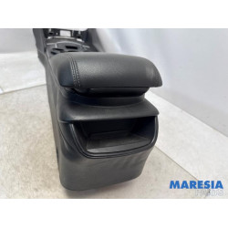 Alfa Romeo - Giulia - Middle console