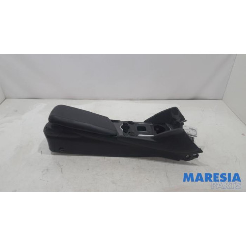 Alfa Romeo - Giulia - Middle console