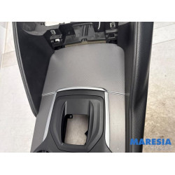 Alfa Romeo - Giulia - Middle console