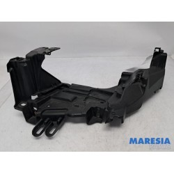 Renault - Megane - Koplampframe links