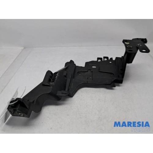 Renault - Megane - Koplampframe links