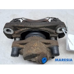 Renault - Megane - Front brake calliper, left