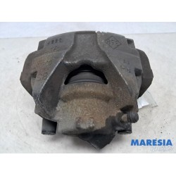 Renault - Megane - Front brake calliper, right