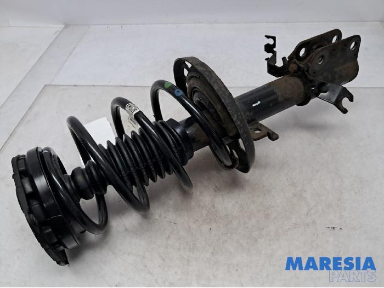 Renault - Megane - Front shock absorber rod, left