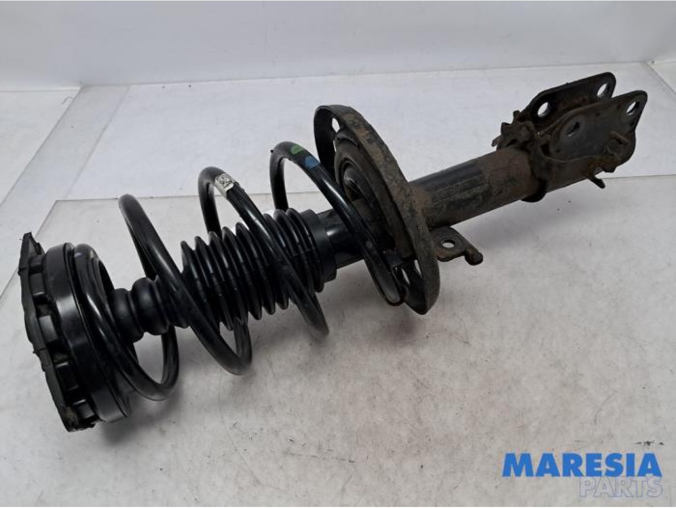 Renault - Megane - Front shock absorber rod, right