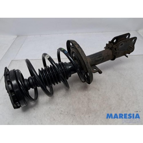 Renault - Megane - Front shock absorber rod, right