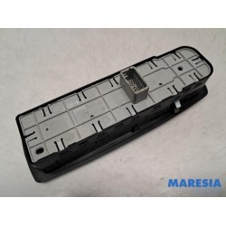 Renault - Megane - Multi-functional window switch