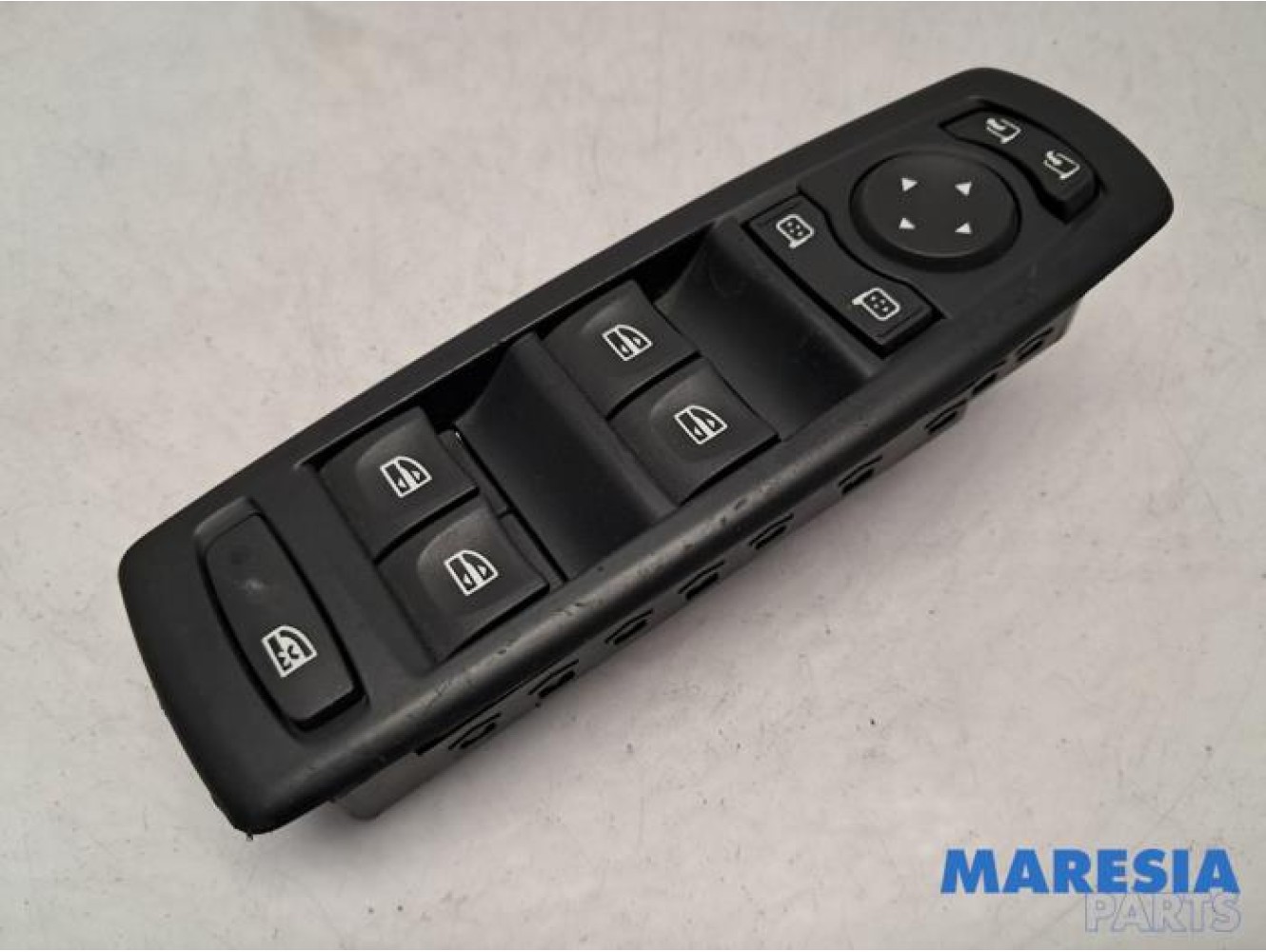 Renault - Megane - Multi-functional window switch