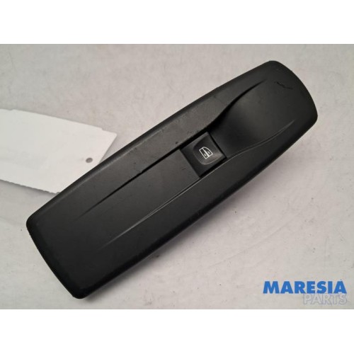 Renault - Megane - Electric window switch
