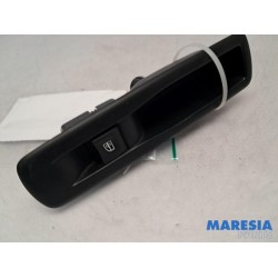 Renault - Megane - Electric window switch