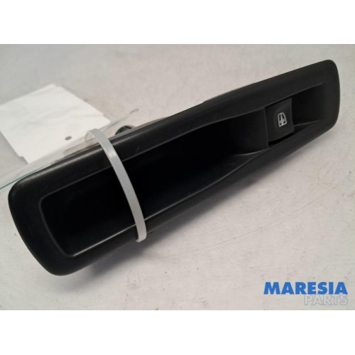 Renault - Megane - Electric window switch